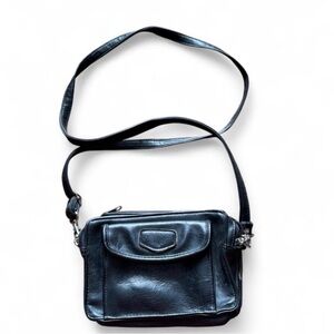 Vintage black leather crossbody bag 🖤